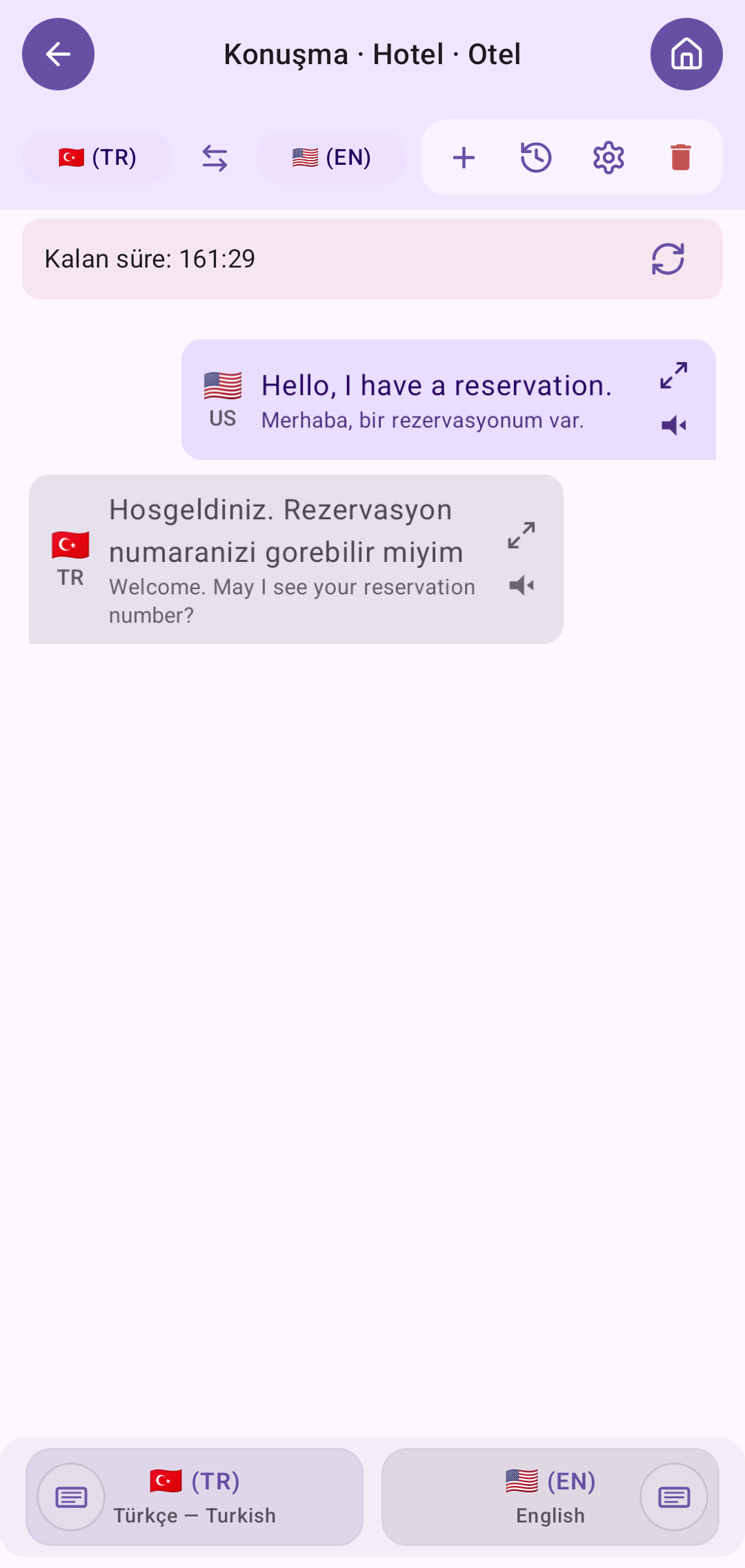 TripVox Tercüman ekranı: iki kişi aynı telefonda sırayla konuşuyor.